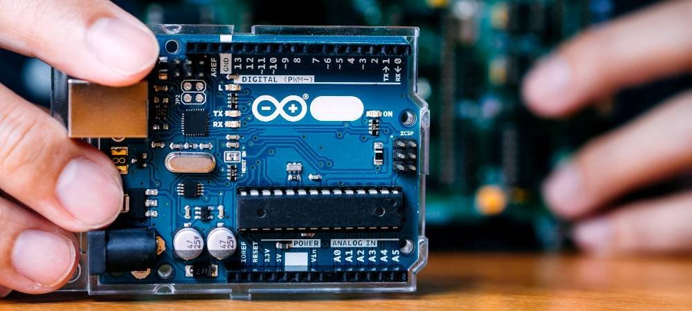 Arduino Uno: Panduan untuk Pemula Mengenai Board Microcontroller Populer