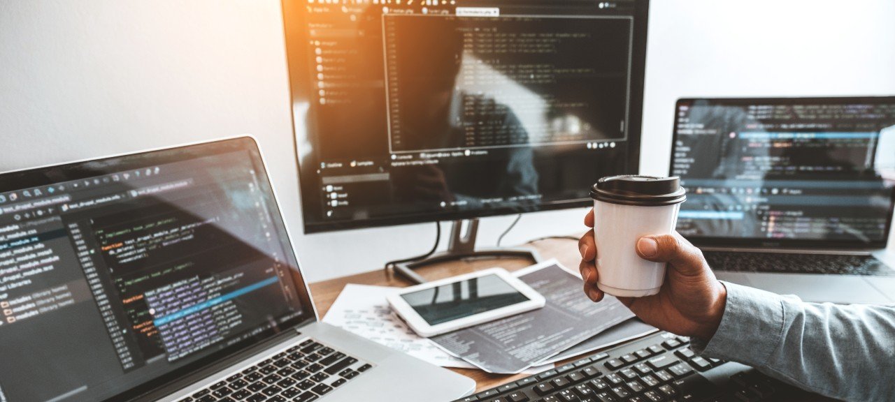 Full Stack Developer: Pengertian, Skill, dan Peluang Karir